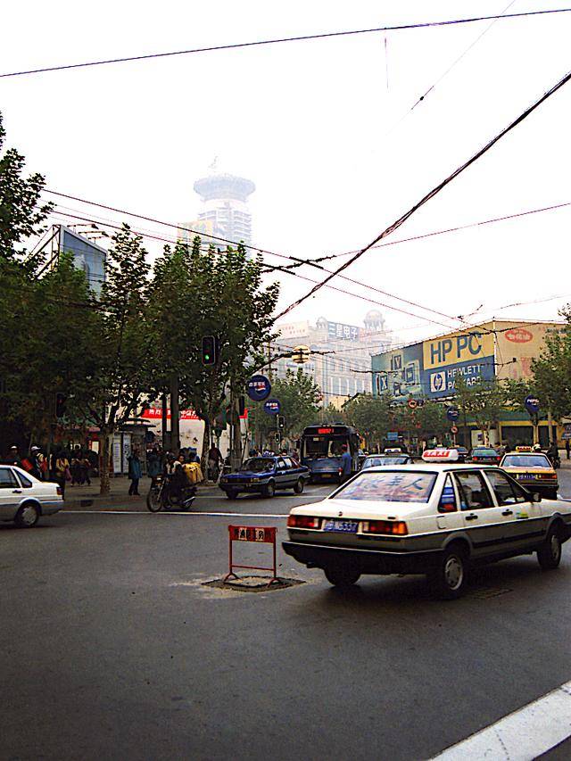 原创外国游客访沪所见,九十年代末的上海街景