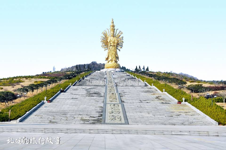 湖南古寺建世界最高千手观音像,供奉12988尊金佛,法海在此出家