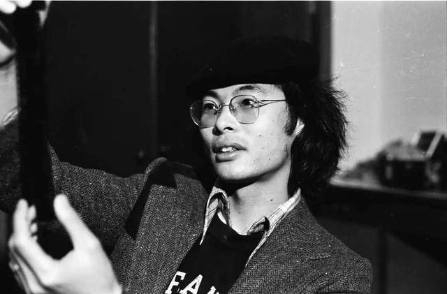 看完这片我发现香港导演真正的大佬不是徐克不是王晶是他