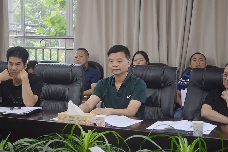 丁建国同志作总结讲话随后,武陵区人大常委会副主任丁建国作了总结