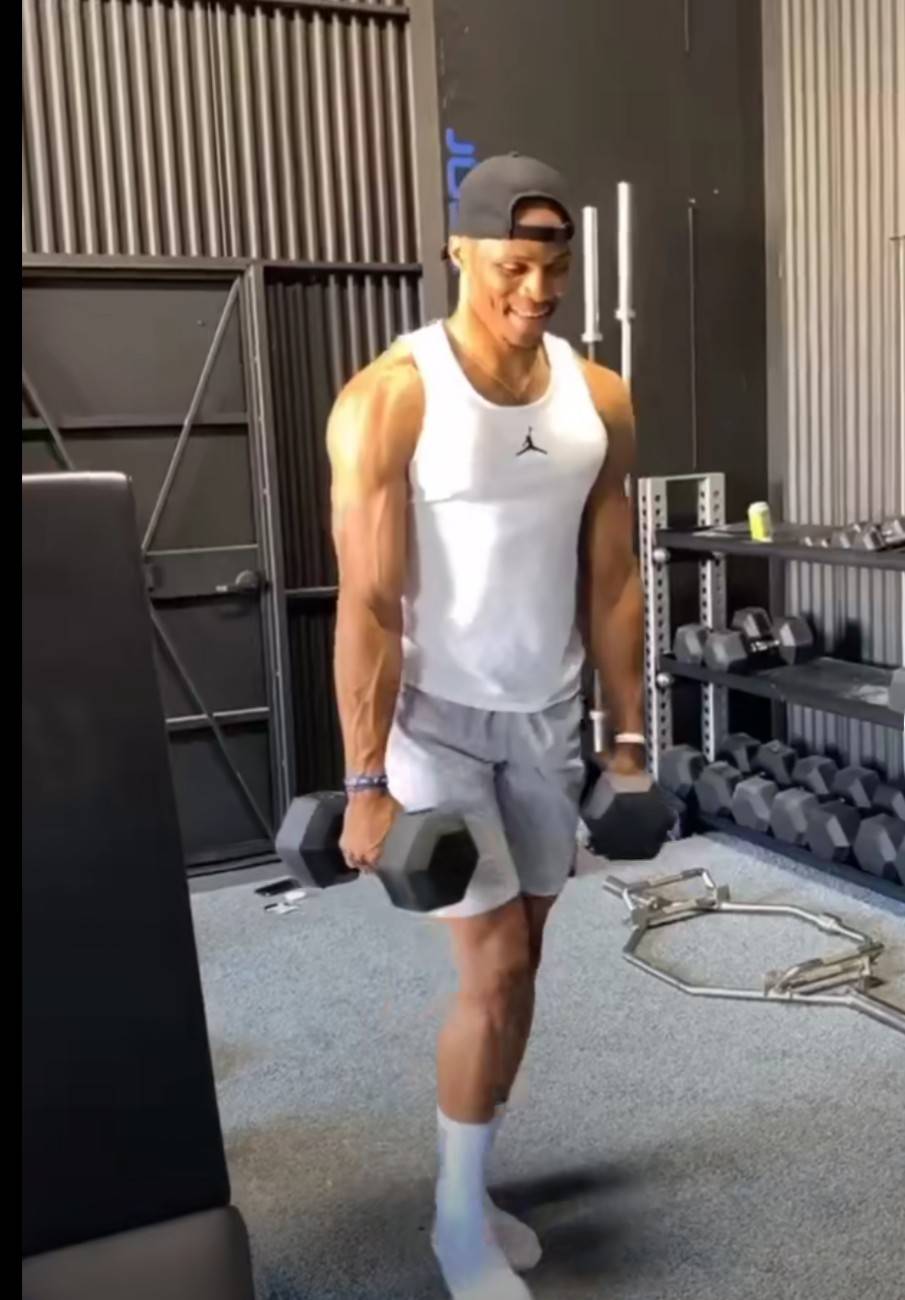 仅91天哈登威少变化巨大球迷一个壮如詹姆斯坦克一个大醒悟