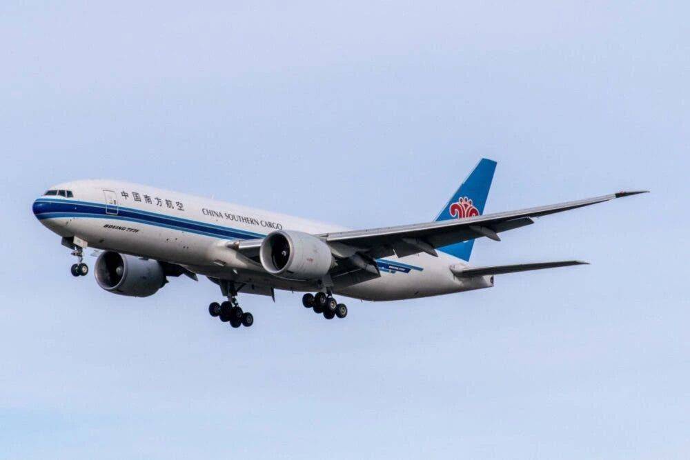 南航波音767图片