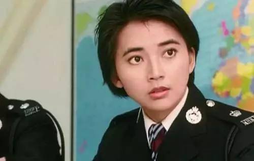 江湖儿女胡慧中,初恋为她金盆洗手别江湖,她为夫卖房共患难