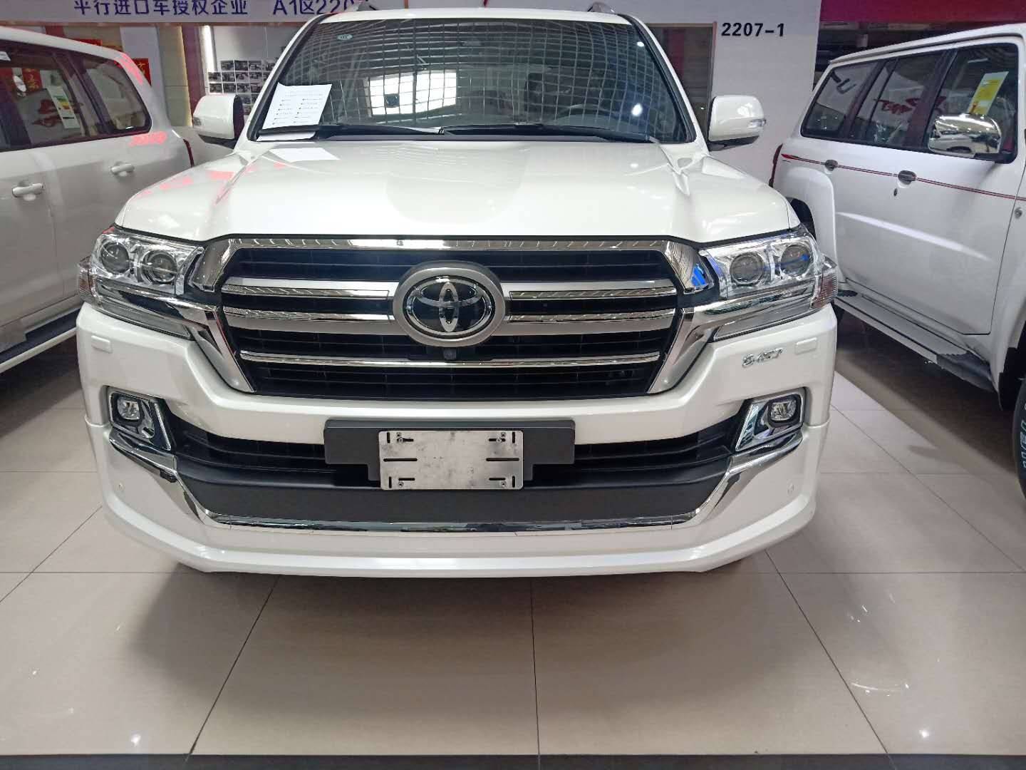 19款兰德酷路泽5700港口现车最新报价优惠