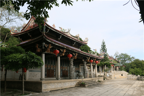 千年古刹 魅力龙池岩