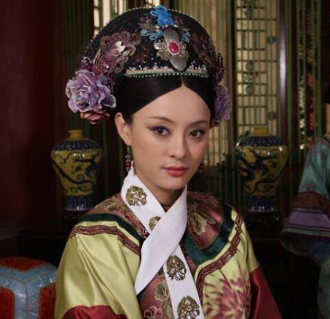 甄嬛传:皇上深爱甄嬛,不是因为纯元皇后?玄机让人心塞