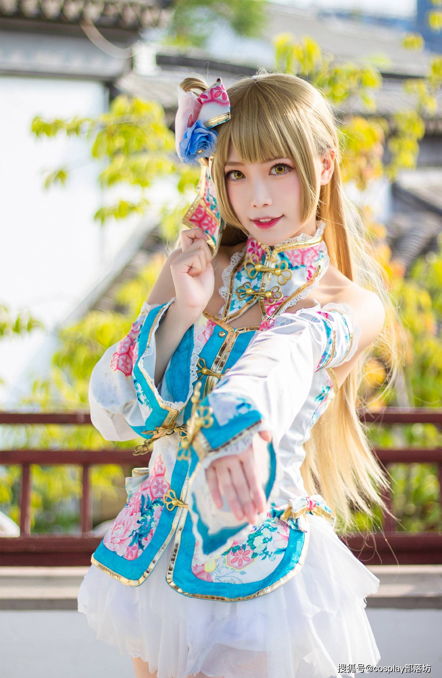 cos:超可爱金发萌萝莉南小鸟.