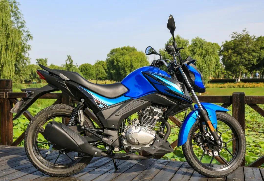 胖虎试驾七千多块还能磨膝的宗申z0你还想怎样