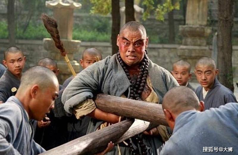 原创鲁智深vs武松二人身高八尺同属大胃王谁的酒量更大
