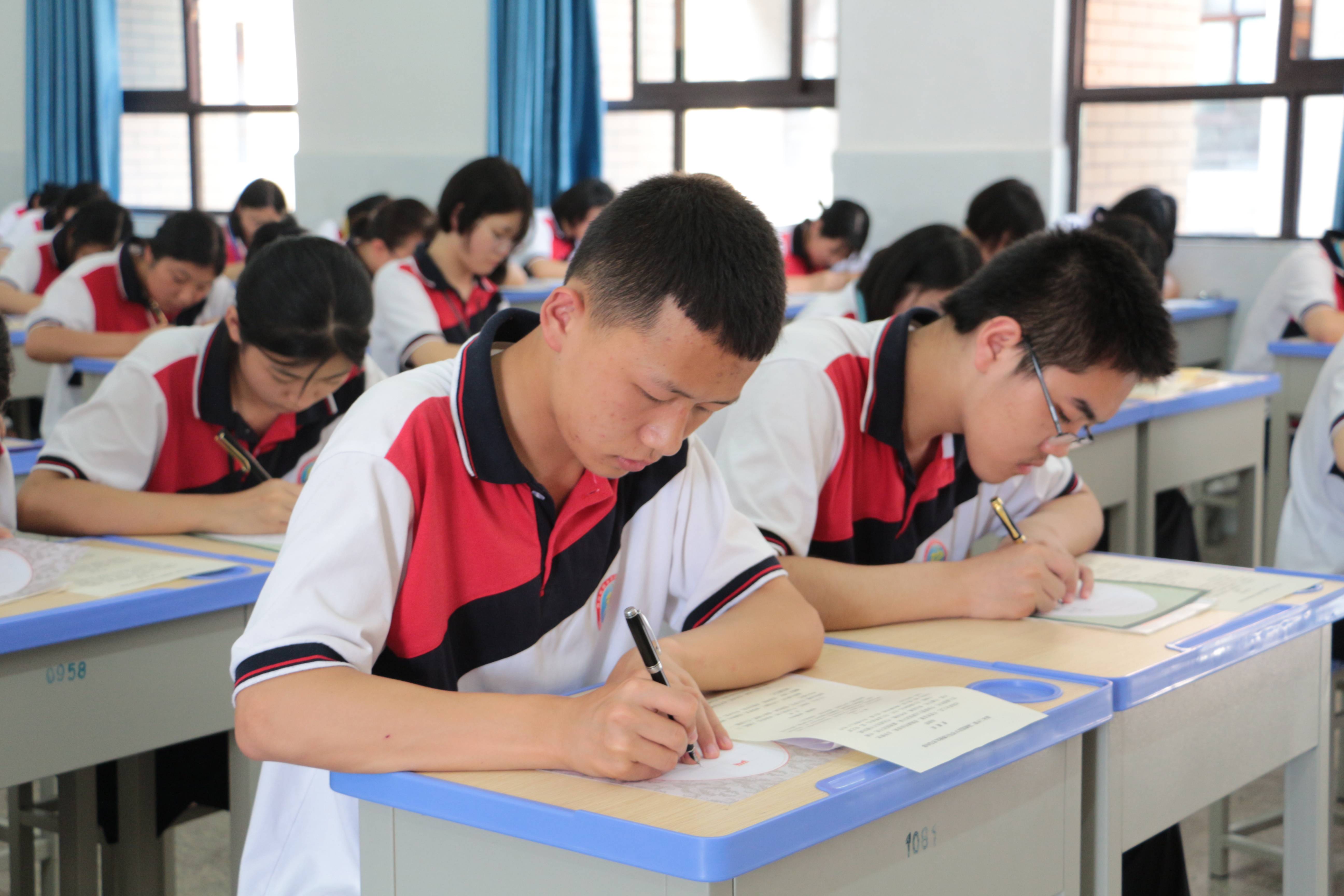 叙永三中举办第二届规范汉字书写大赛