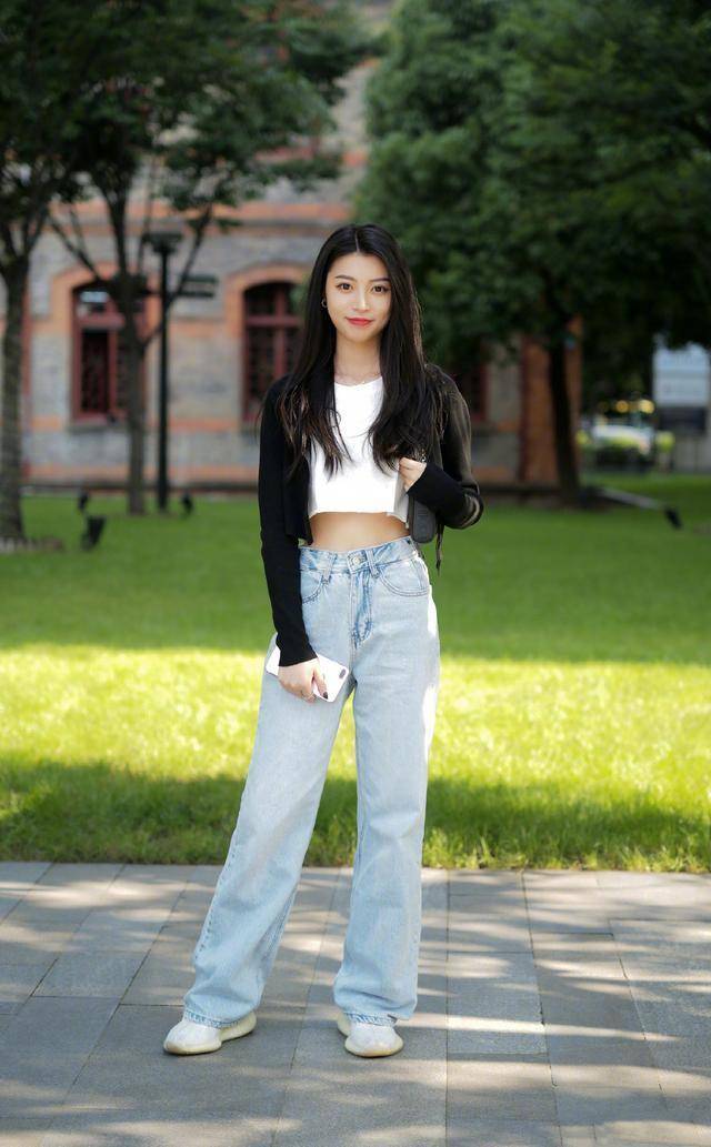 原创女生夏日黑色穿搭,显瘦并不难,避开老气才关键