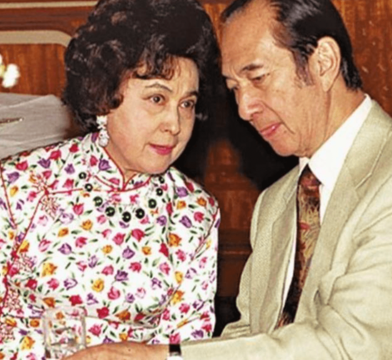何鸿燊大房内讧不算家丑胞妹与堂弟生子最轰动,外甥仍在追讨20亿