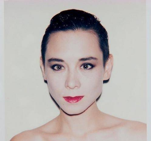 颜值堪比林青霞,15岁惊艳世界,却患有艾滋英年早逝_周天娜