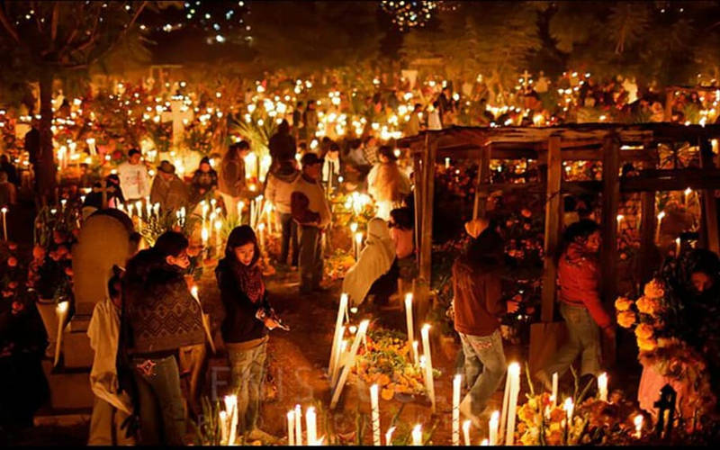 这样的亡灵节和我们想象的完全不同,丝毫没有伤心难