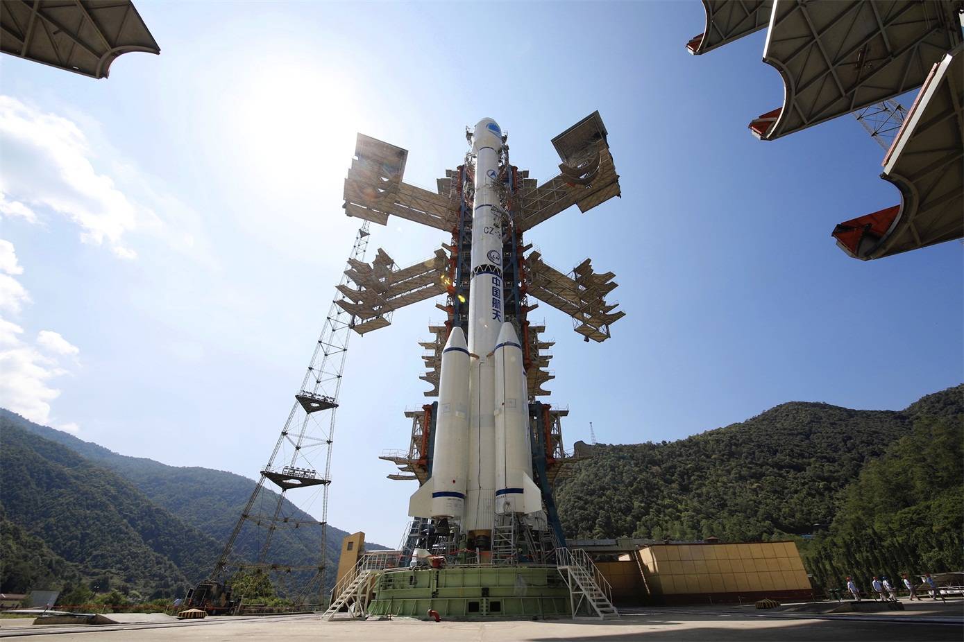 图为北斗卫星发射架