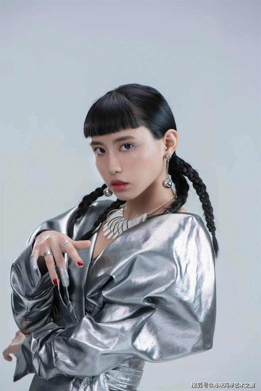 原创王力宏传授"冥想"秘技 19岁"好声音"李芷婷休学圆梦发片