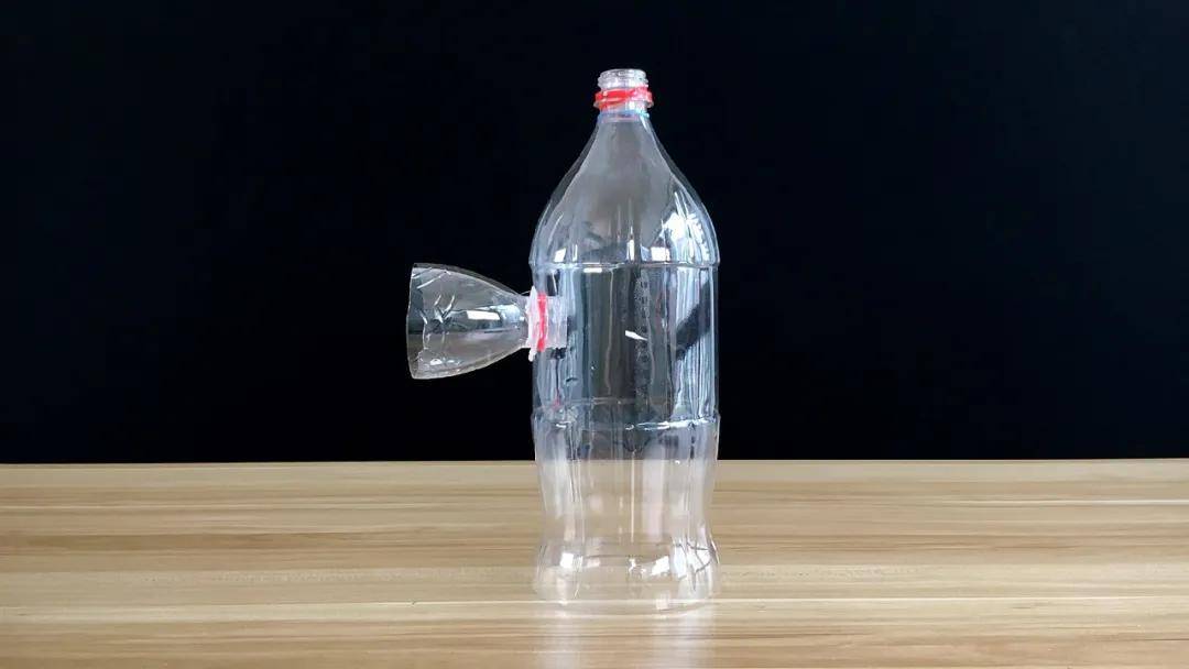 原创魔力科学小实验,用塑料瓶做个动力风车,一根蜡烛就能转起来!