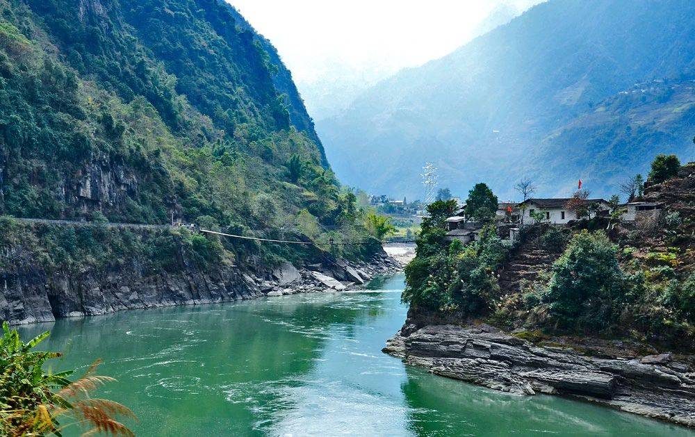 世界罕見地理現象藏在雲南的大山裡吸引全世界目光