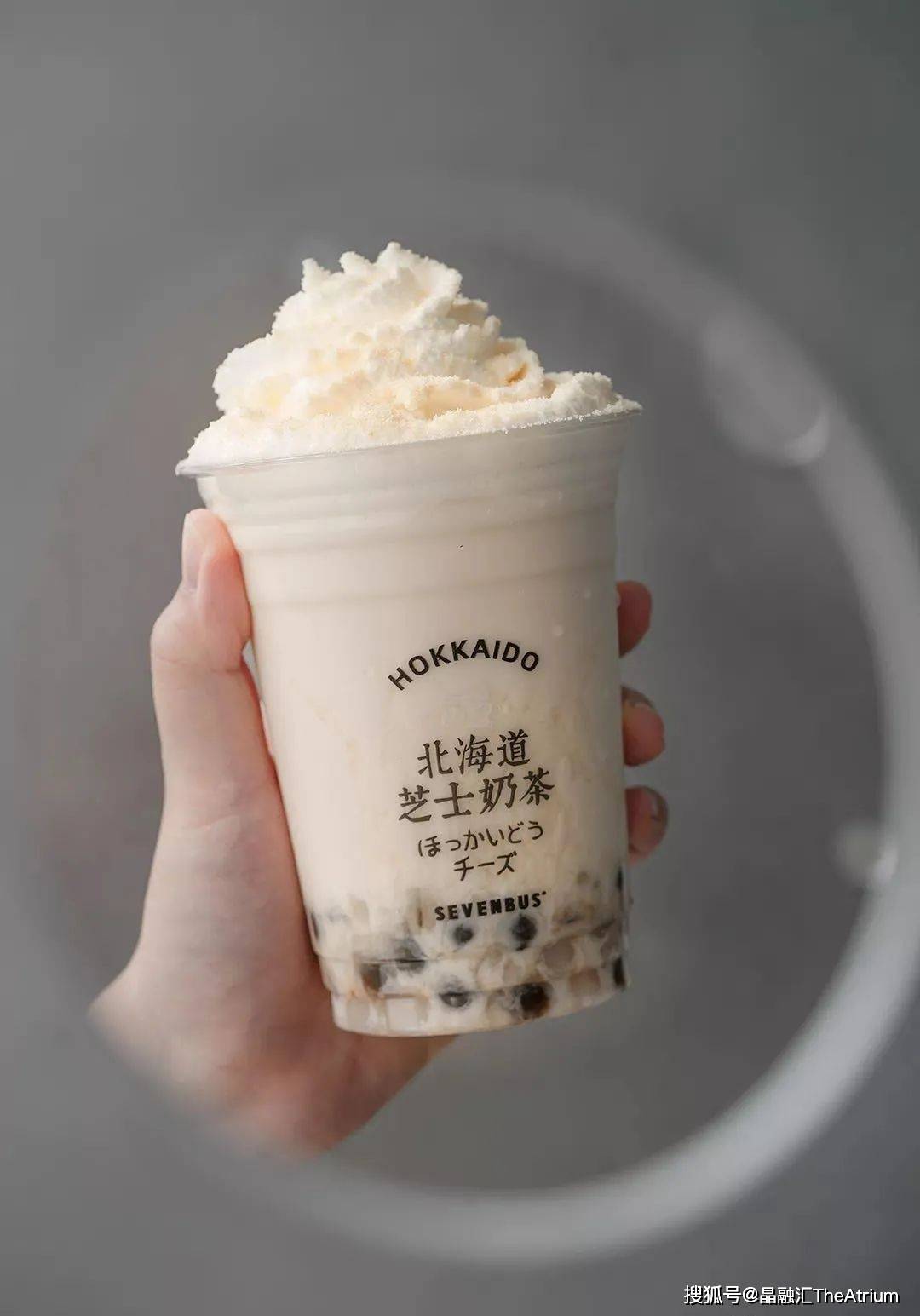 排队2小时单日销量20000杯的sevenbus正式抵蓉