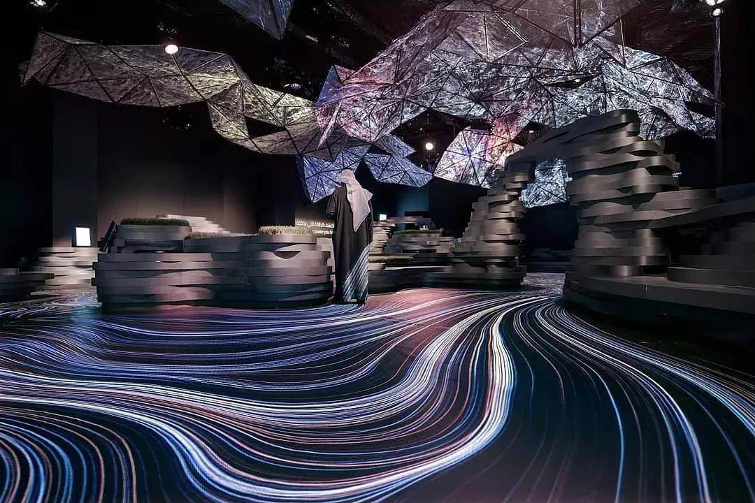 沉浸式互动装置魔幻都市魅力的标配