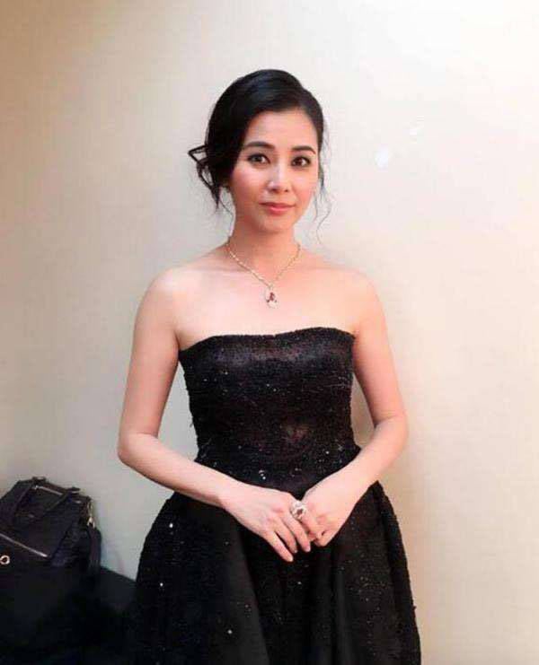 美女明星蒙嘉慧的图集