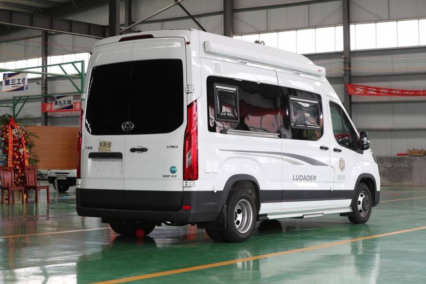 新车发布:鲁道尔大通v90-b型房车"炫颜"上市, 快来围观