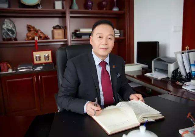 原创王振华的辩护律师陈有西,你脱了裤子,就给我们看这个?