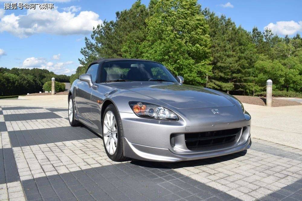 仅行驶1000英里的本田s 2000,被卖到5万美元
