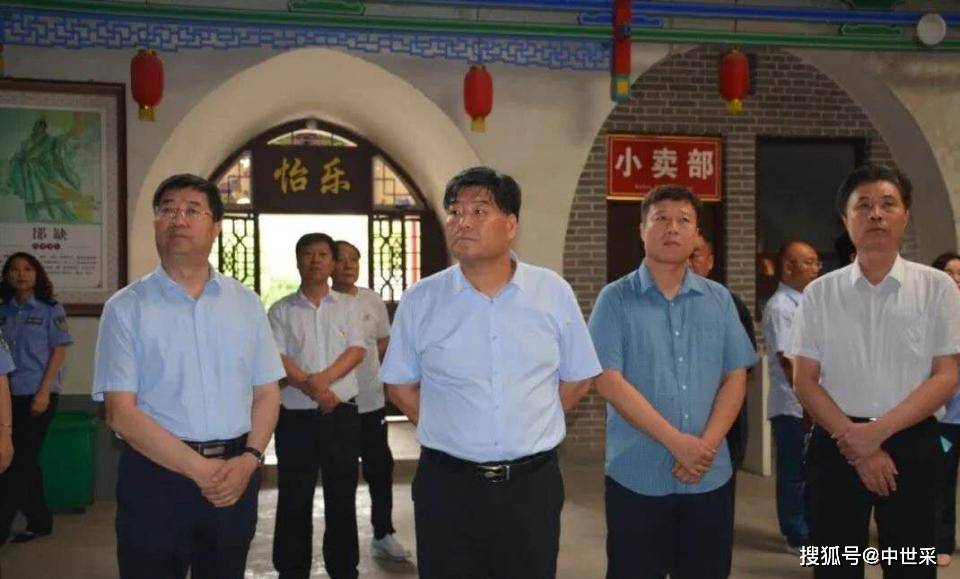 河津市人大视察七五普法工作