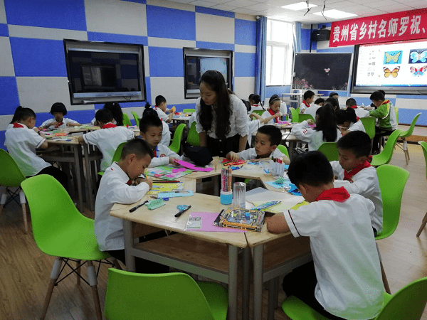 黔南,黔东南两个省级美术名师工作室联合开展研修活动