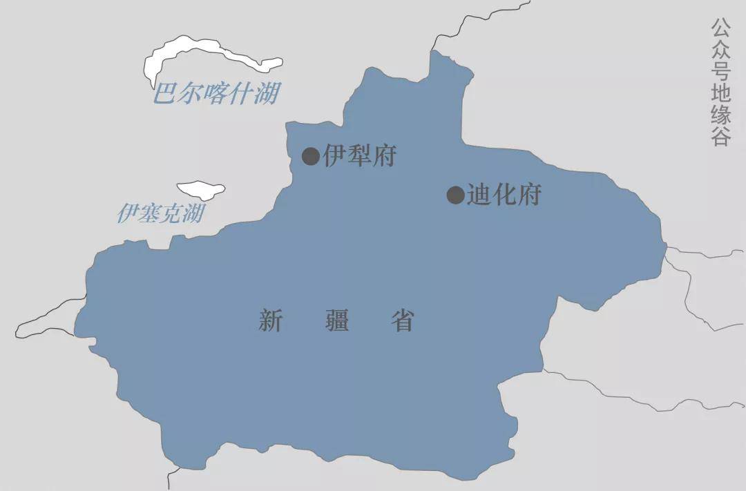 左宗棠奏请设立新疆省,由陕甘总督管辖,行政中心由伊犁移至位于天山中