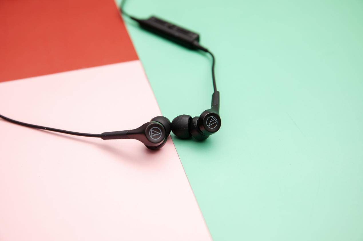 铁三角cks550xbt上手运动游戏音乐一个耳机就够了