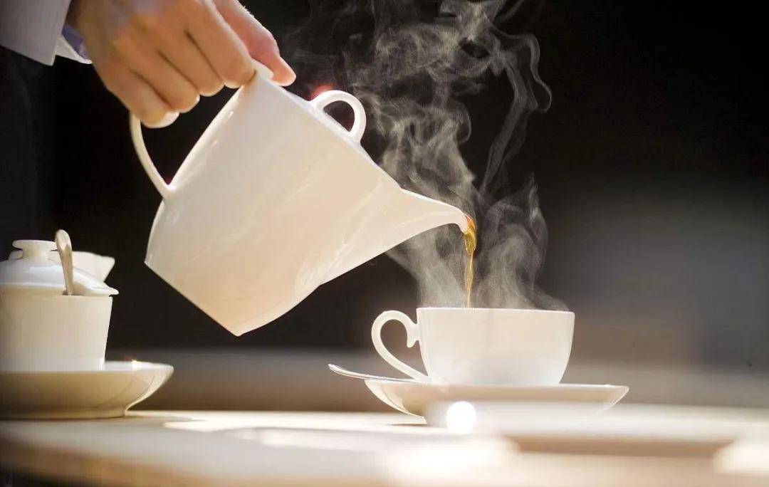 天气越热,越要喝热茶,这话怎么看?