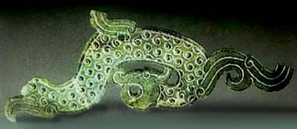 春秋战国时期楚国龙形佩纹饰欣赏