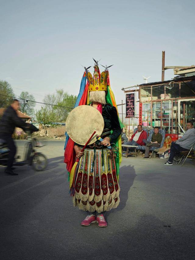 丹麦摄影家镜头中即将消失的萨满巫师人像摄影还可以这样拍