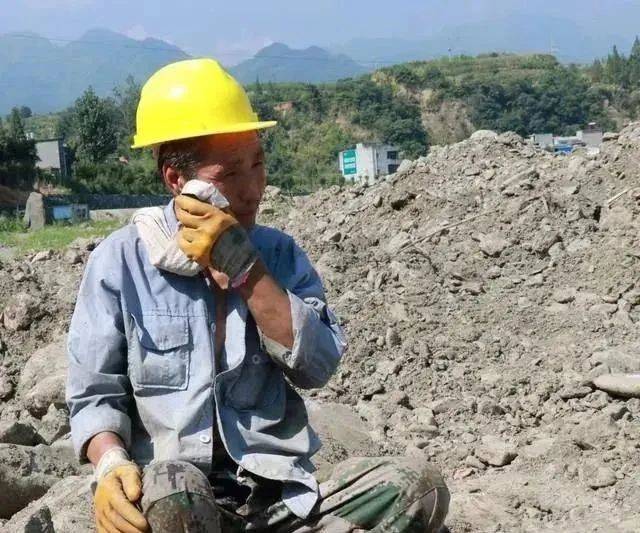 烈日下的堅守,走進高溫下的建築工人_工地