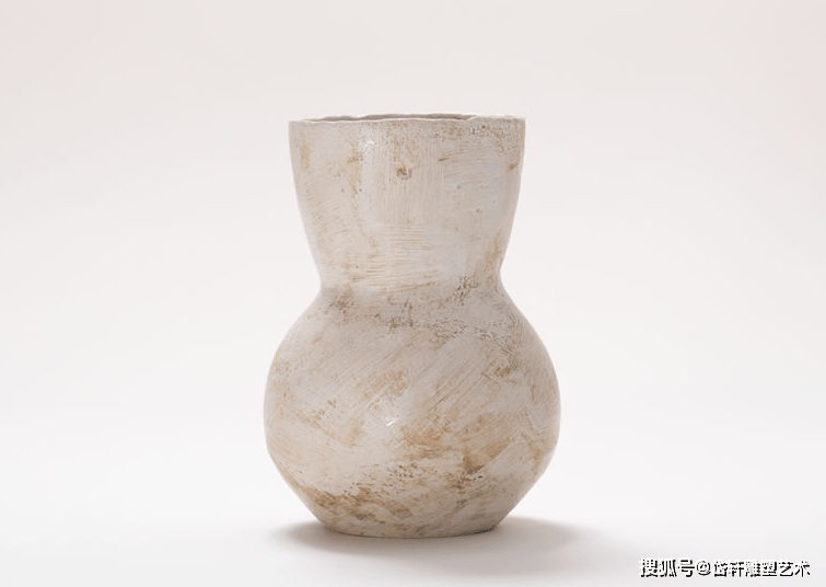 土陶艺术源远流长,从原始社会新石器时代的型制, 浓郁的汉代风韵,南北