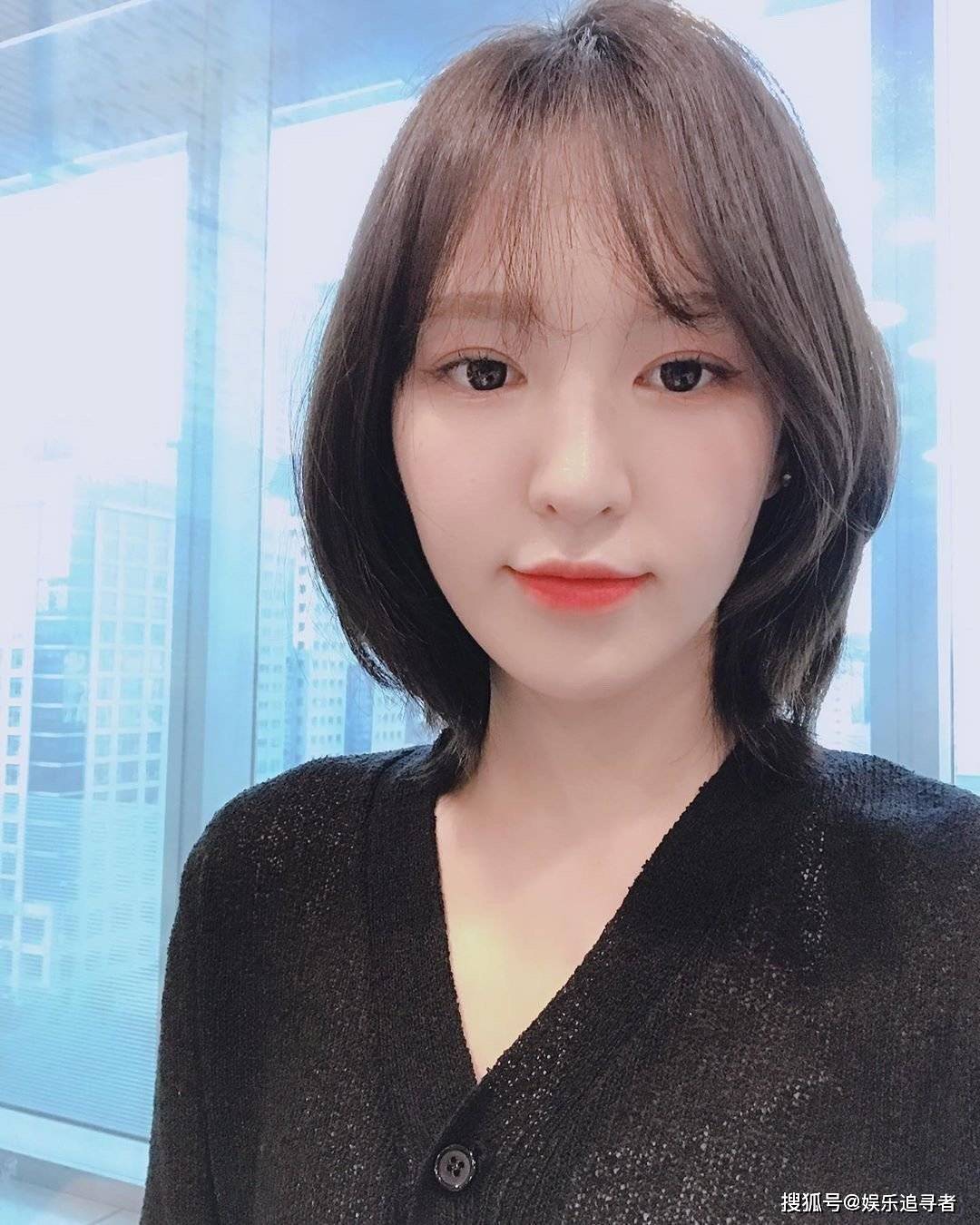 孙承完(wendy),1994年2月21日出生于加拿大,加拿大籍韩裔女歌手,演唱