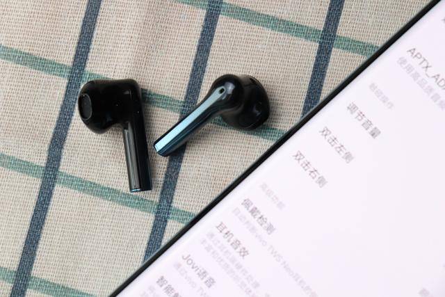 vivo x50系列最佳拍档!配件打磨一流,两个配件让体验起飞_耳机
