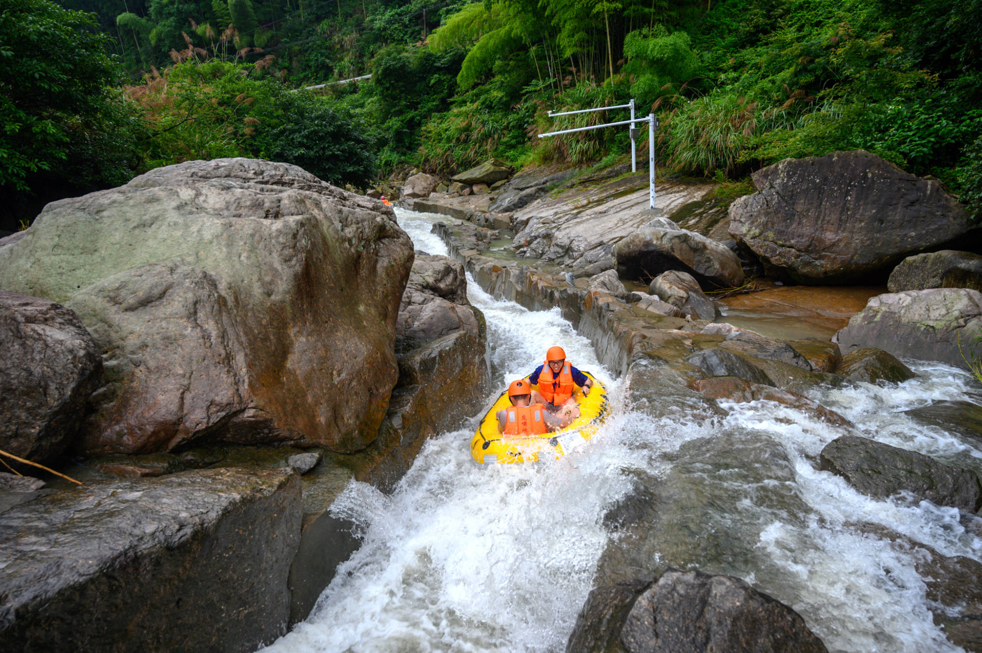 原创浙江最刺激的漂流,长10公里漂流至少90分钟,堪称"华东第一漂"
