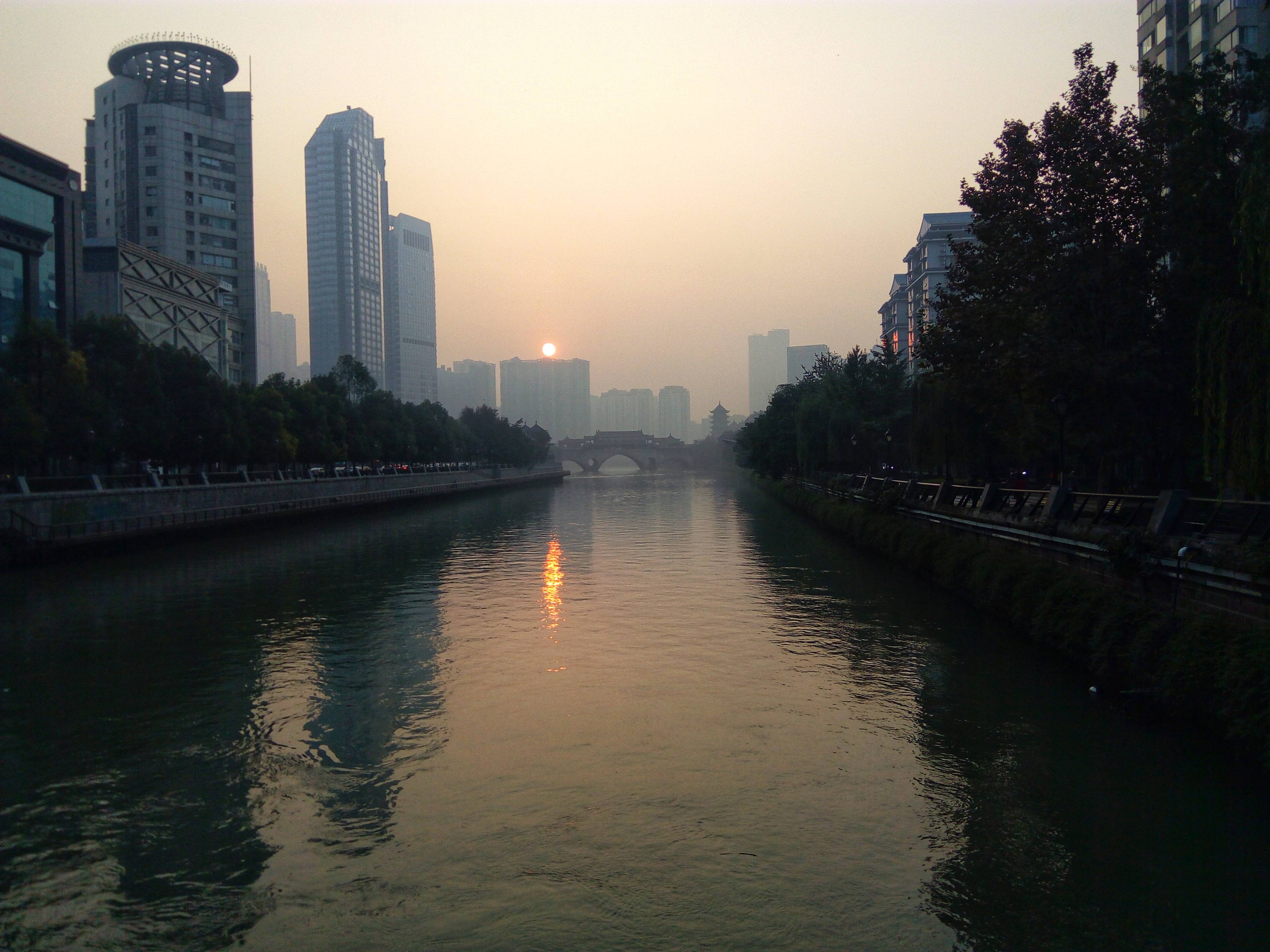 都说夏天太炎热不想走远府南河也有美丽风光