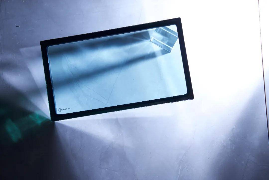 原有门窗和玻璃,不破坏丝毫装修,直接在门窗原玻璃上加贴加多屏玻璃