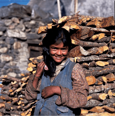 原创天生蓝眼睛黄皮肤的中国人200年没有国籍直到2003年才有户口