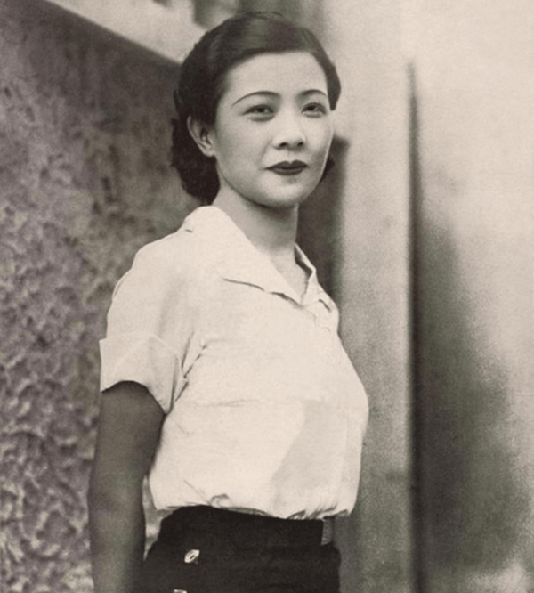 阮玲玉旧照迫不得已再无生路的她跑到了香港,在那她认识了张叔平,结