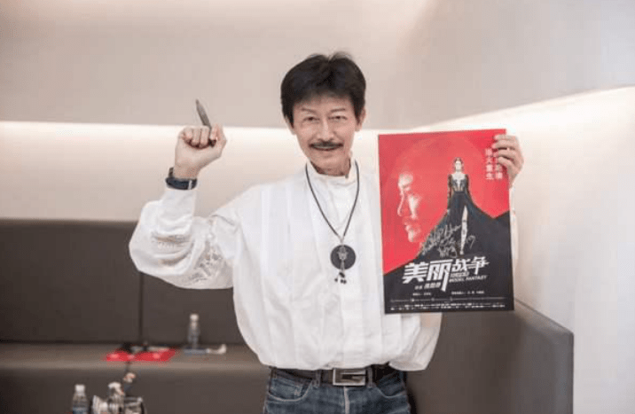 而陈勋奇不光深刻一个全才,就连感情生活都是非常的完美,可以说是一个