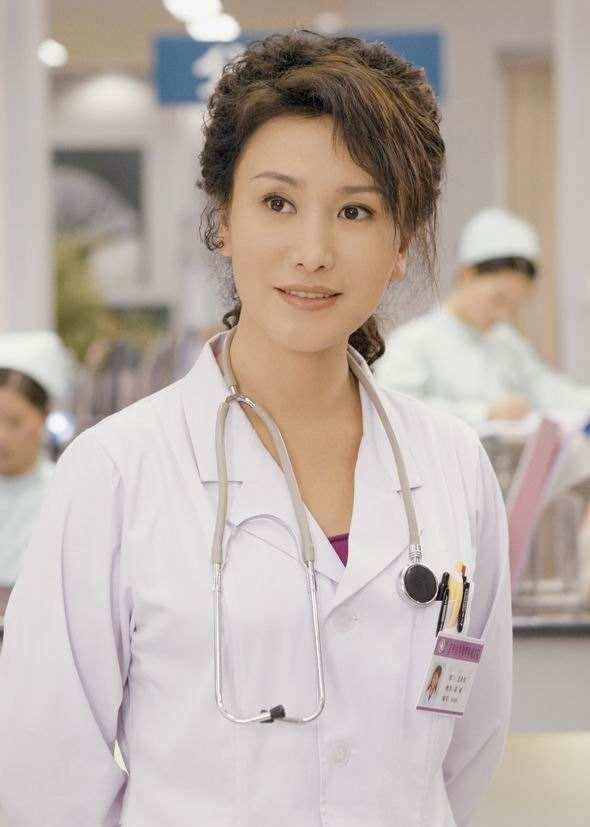 原创季洁王茜被称最美警花嫁大23岁丈夫丈夫离世守寡至今