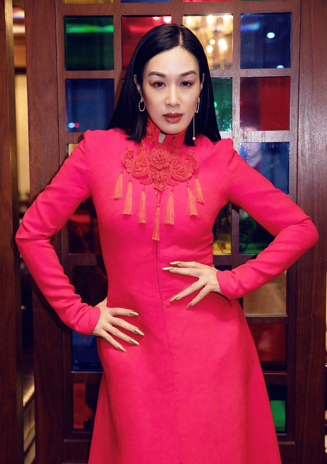 原创乘风破浪的姐姐钟丽缇星星首饰舞台风格十足热辣闪耀全场