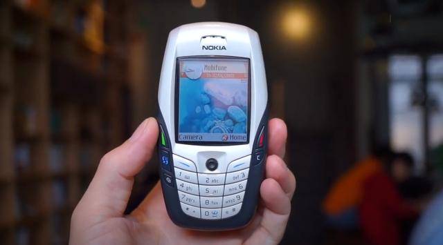 5億)nokia 5230是諾基亞在2009年推出的一款時尚的觸控手機,這部手機