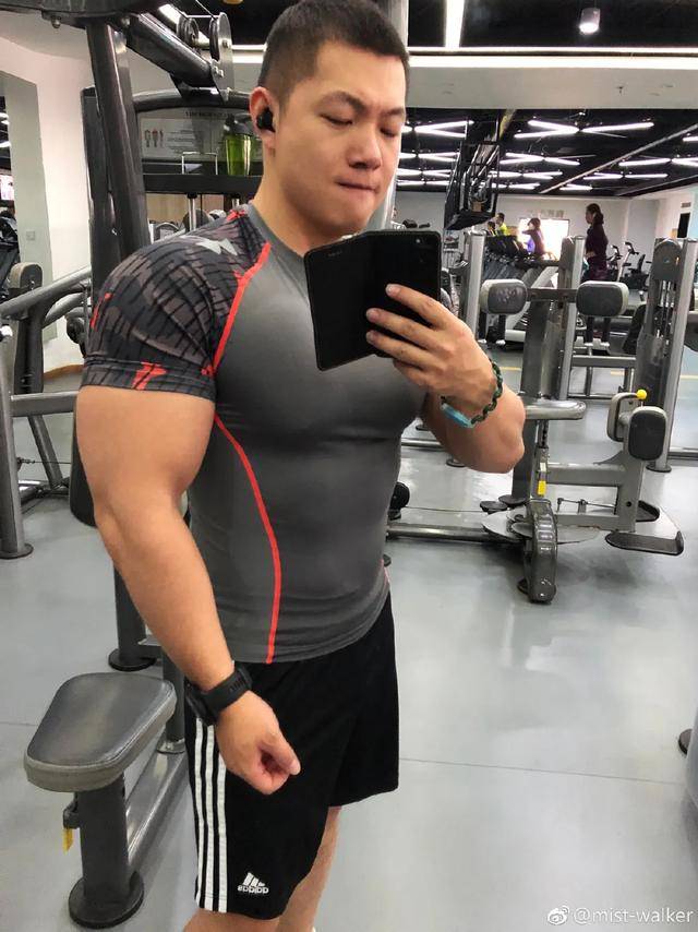 山东肌肉猛男因太壮遭女生嫌弃,网友却很想拥有这样的身材