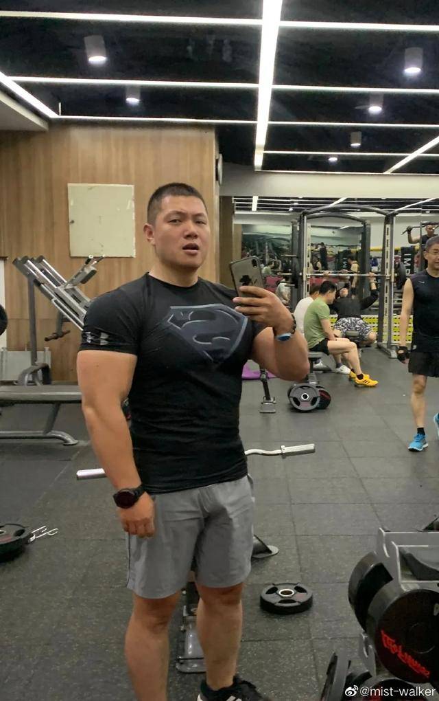 山东肌肉猛男因太壮遭女生嫌弃,网友却很想拥有这样的身材